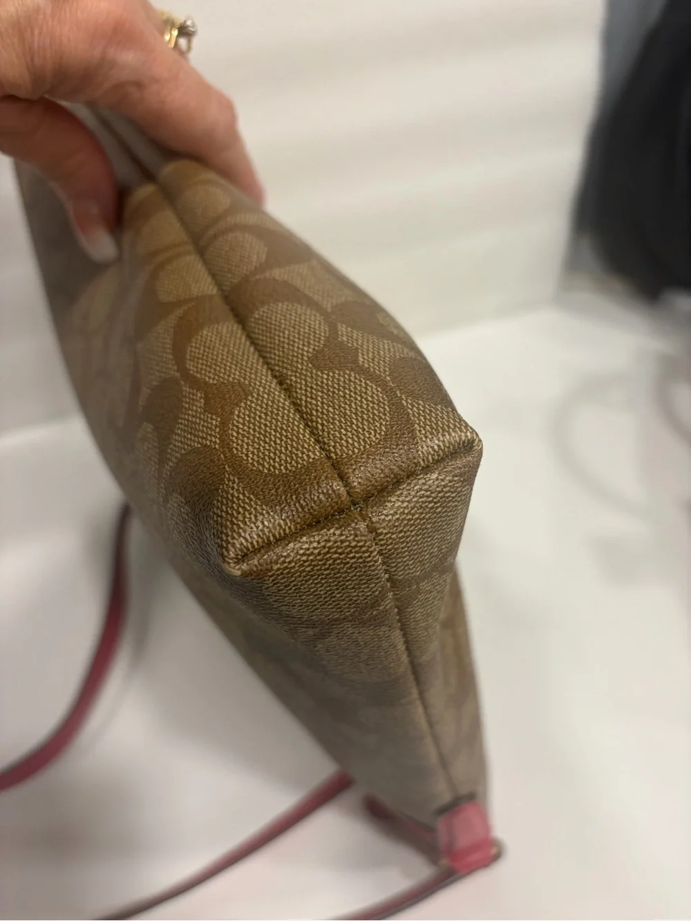 COACH Signature messenger bag Canvas Crossbody Bag in Khaki with Red Trim